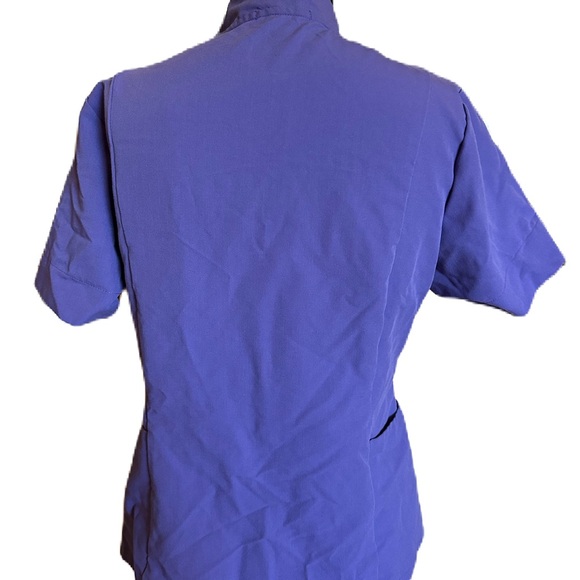 FIGS Technical Collection Women’s Scrubs Purple Top. Size Small - Picture 4 of 6